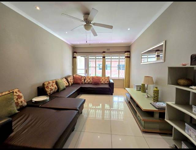 3 BEDROOM FREEHOLD FOR SALE IN BRACKENDOWNS